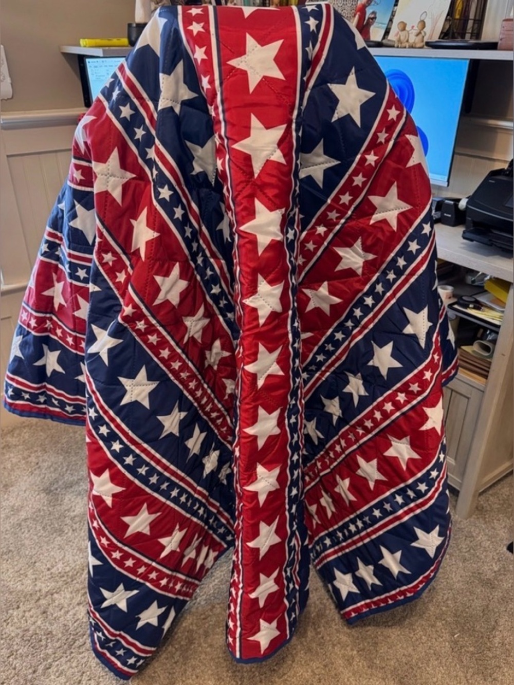 Americana Themed Concert/Picnic Red, White & Blue Blanket in Like New Condition